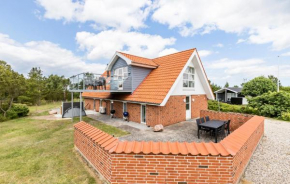 Lovely Home In Glesborg With Outdoor Swimming Pool